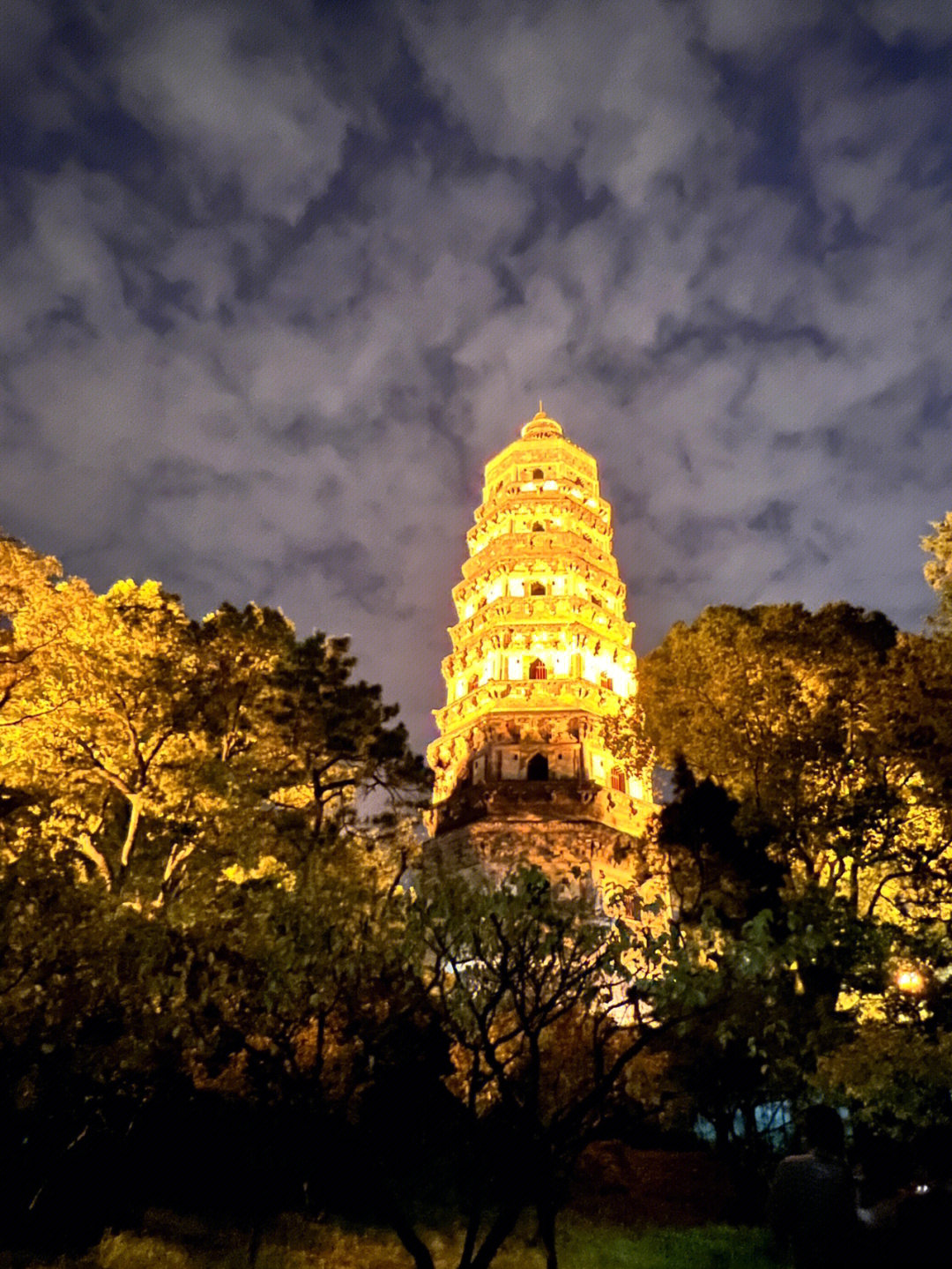 虎丘塔夜景图片