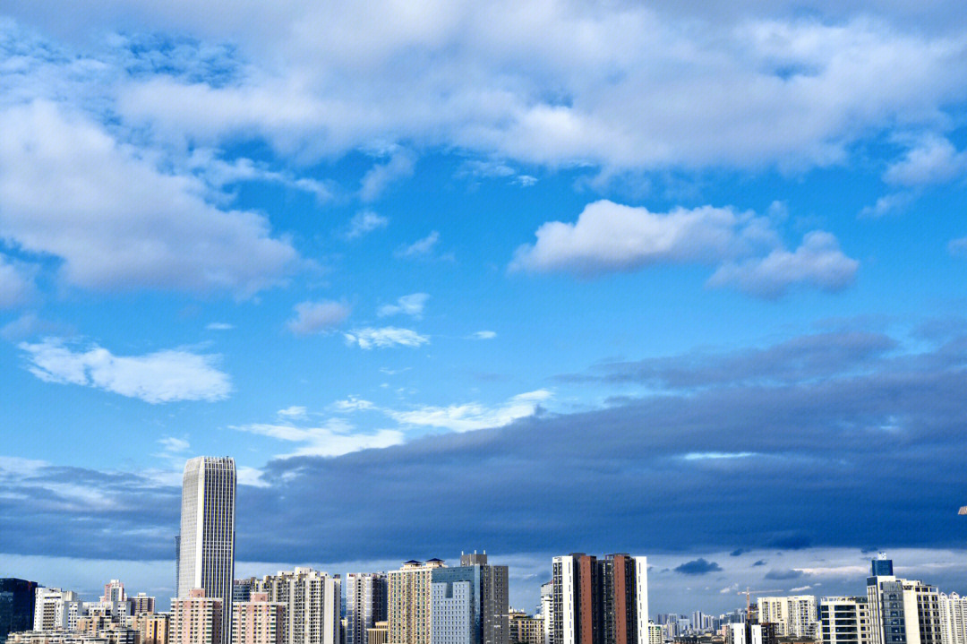 雾霾蓝风景图图片