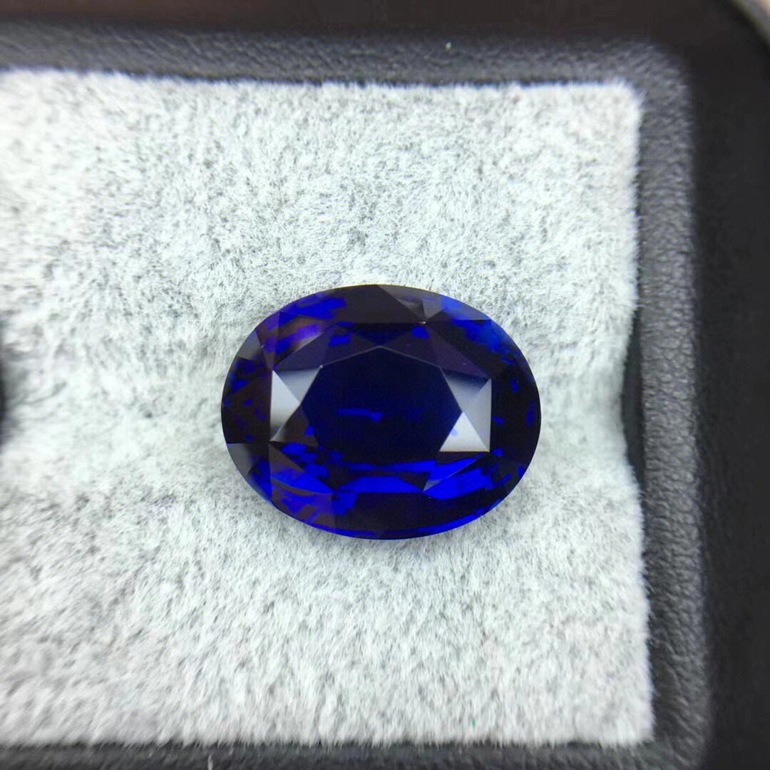 这么大的皇家蓝宝石不过八十万值得收藏