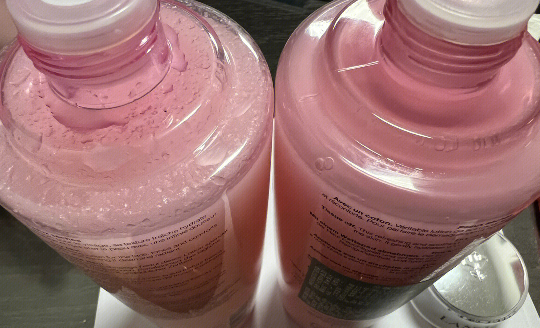 粉色圆柱小瓶药膏图片图片