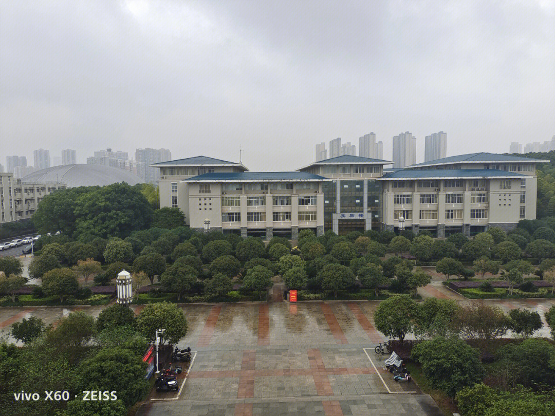 武汉东湖学院01组图片