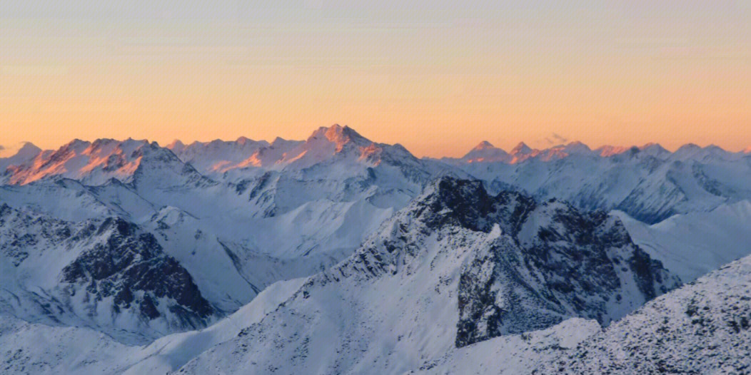 东奥雪山图片