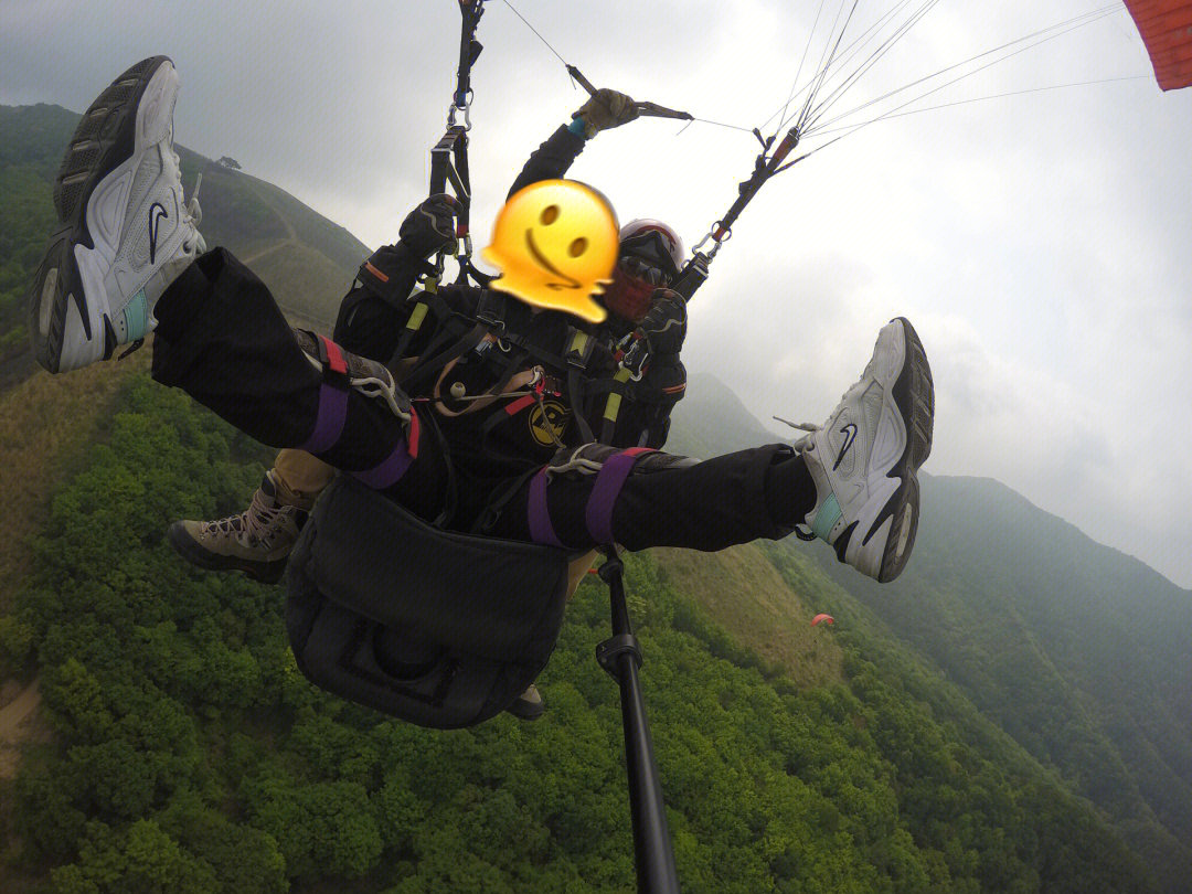 韩国滑翔伞攻略教练的迷之角度