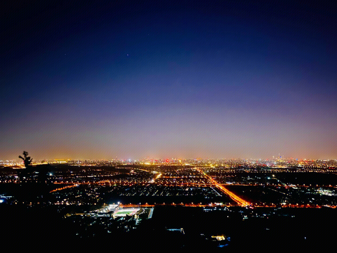 北京西山夜景图片