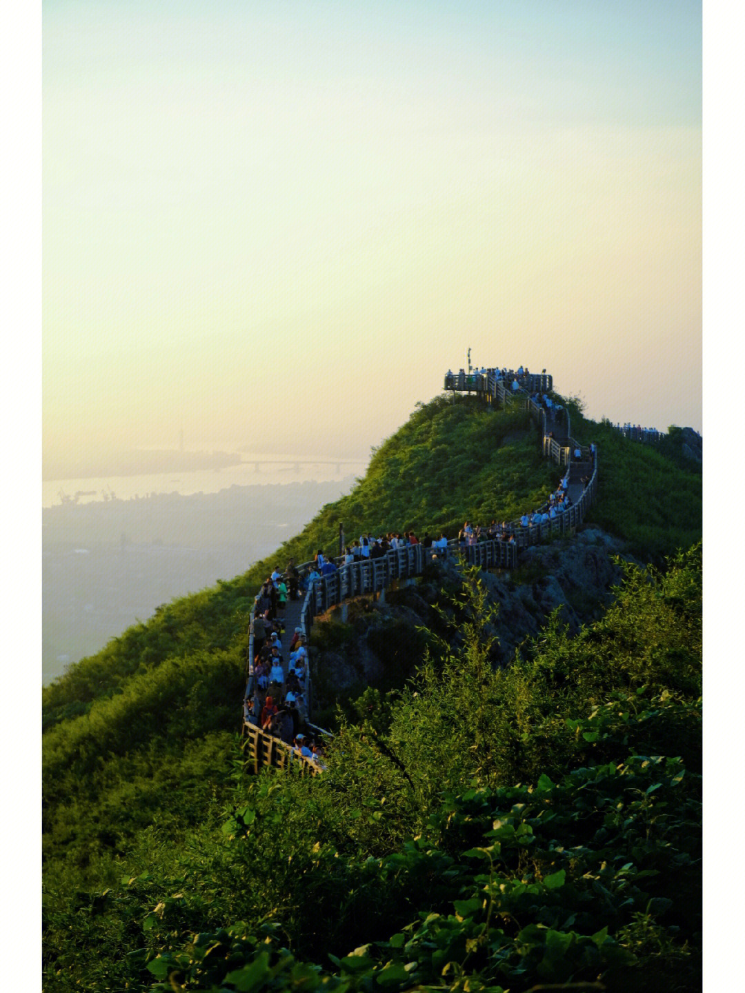 镇江圌山来邂逅一次晨昏和日出