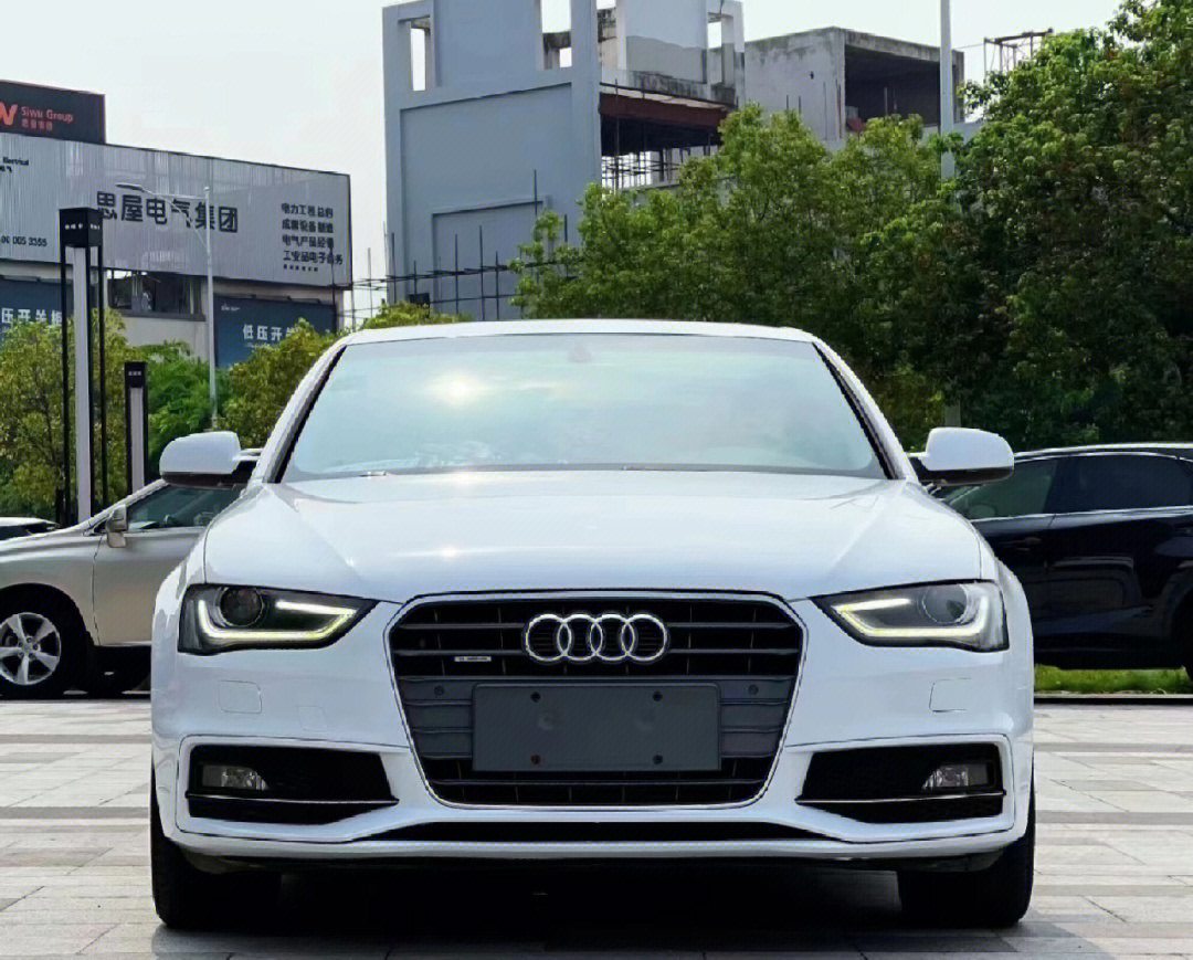 15年奥迪a4l 45quattro个性运动版(四驱,2015年9月入户,极品一手车
