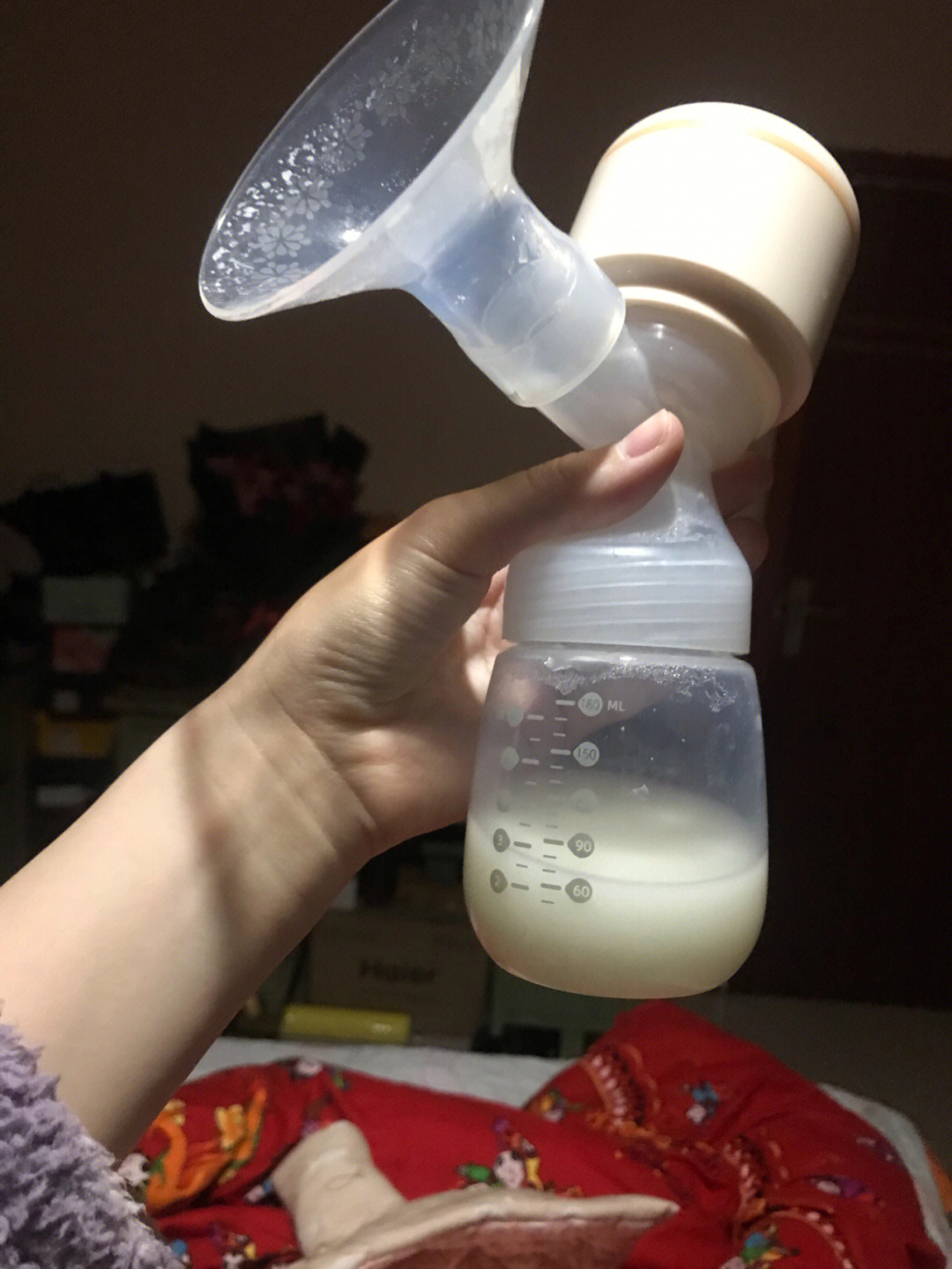奶水自己流出来图片