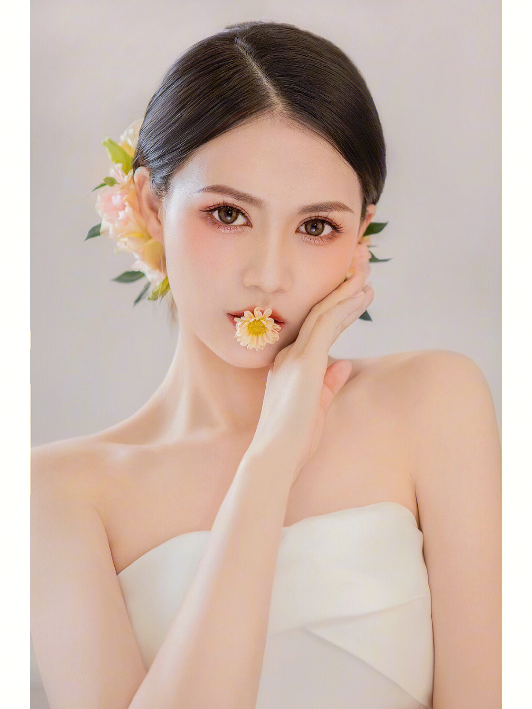 韩式千金女主妆鲜花新娘造型