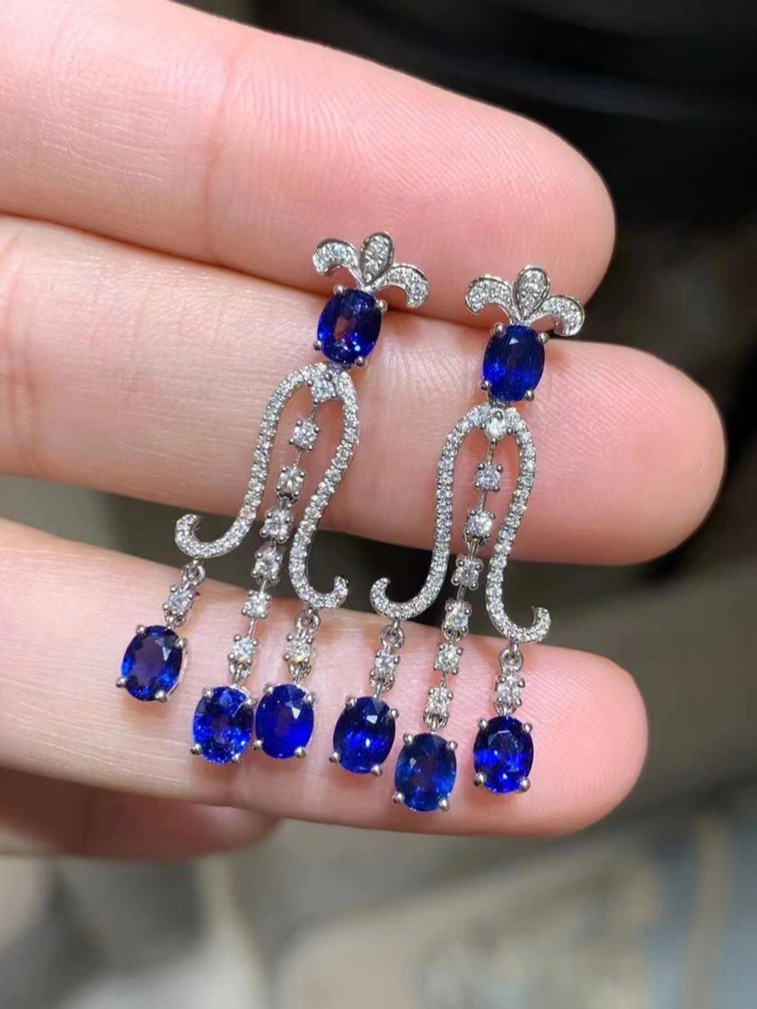 克什米尔蓝宝石耳环图片