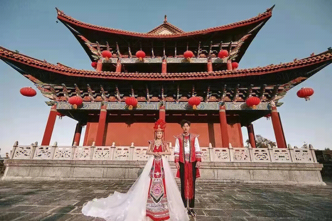 白族新娘服饰图片