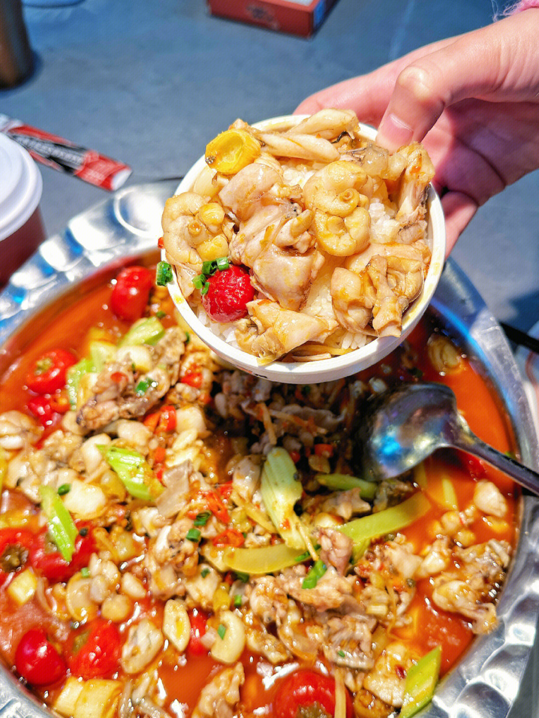 谁能拒绝这碗纯牛蛙肉饭啊