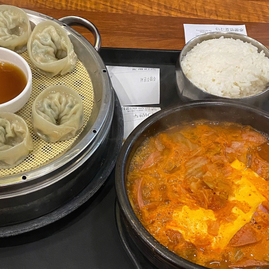韩国汤饭连锁店里2000块一份的饺子
