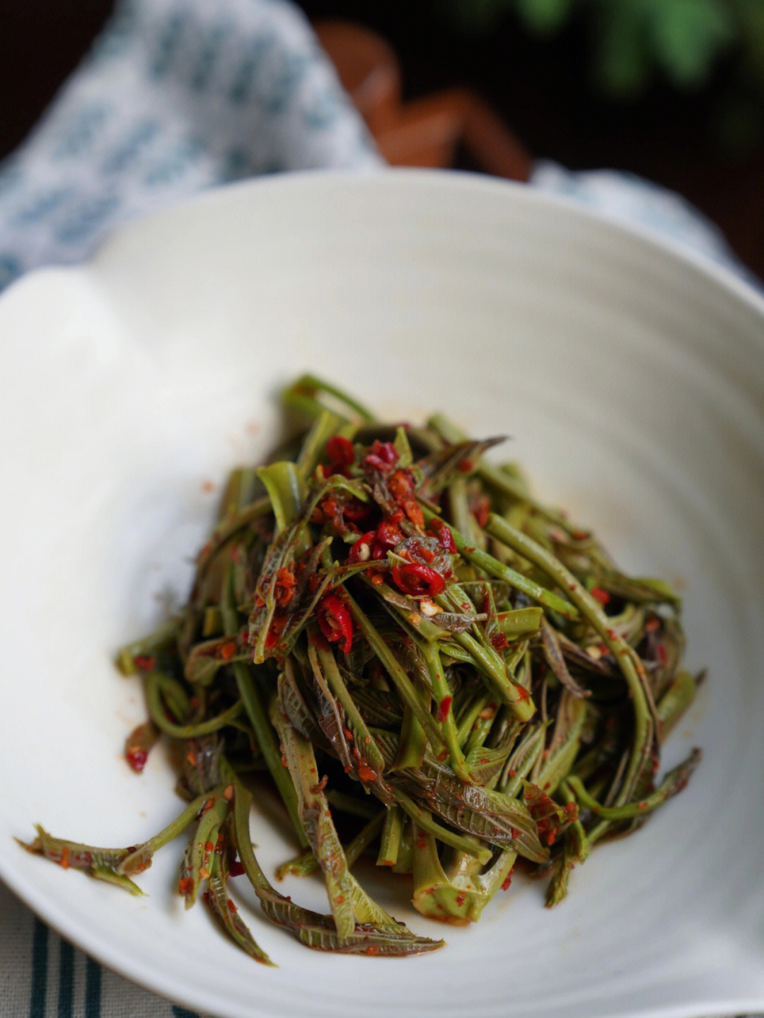 食以飨香辣拌香椿大口吃香椿更美味