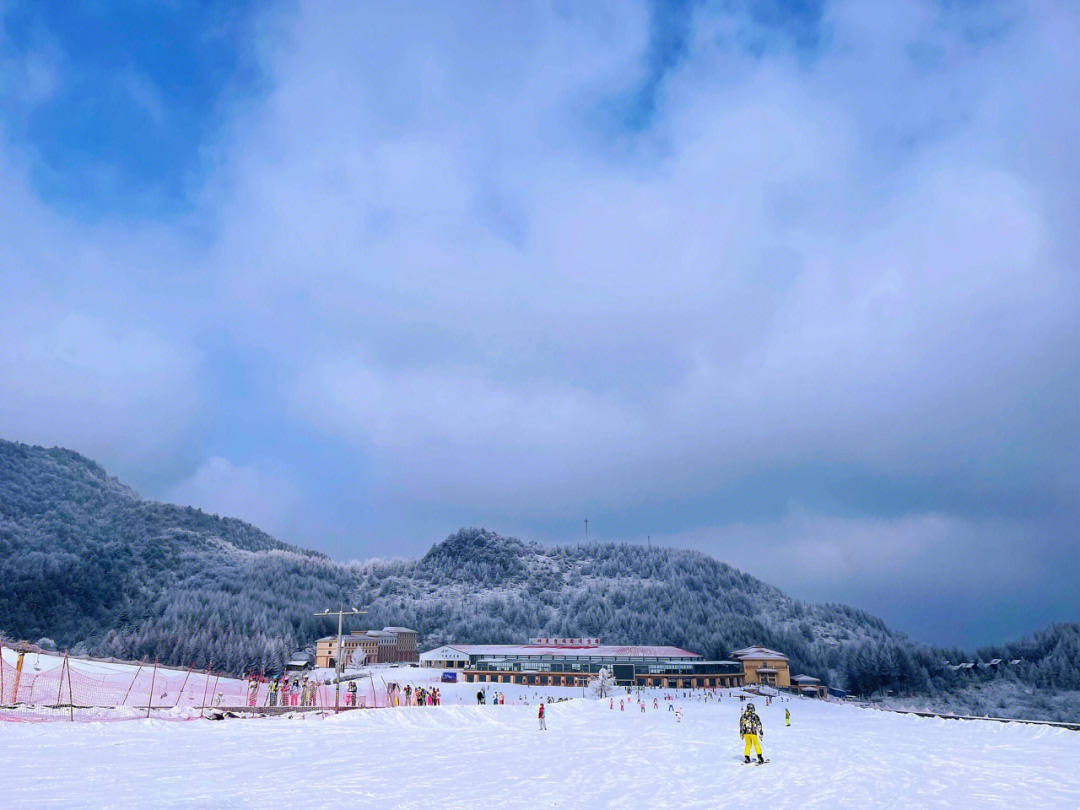 神农架滑雪场雪道图图片