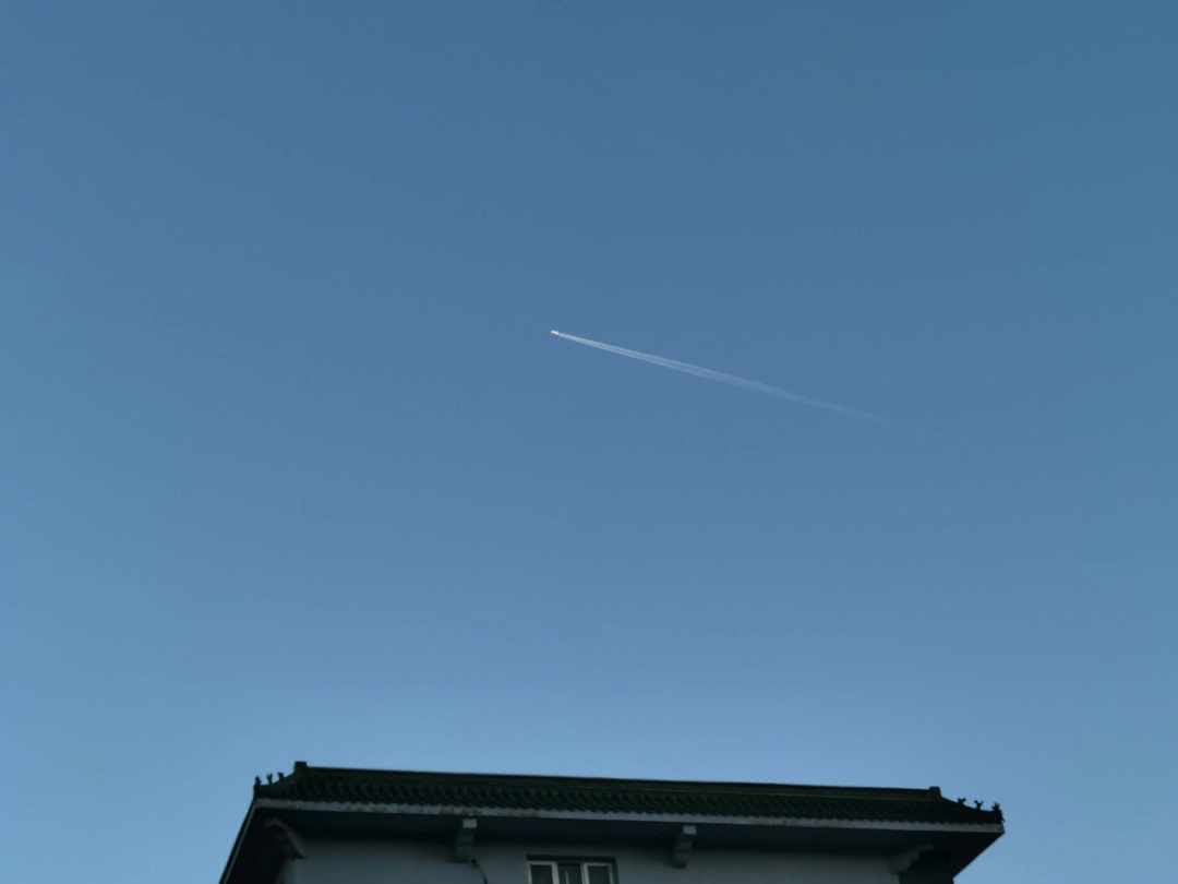 小飞机上蓝天和弦图片