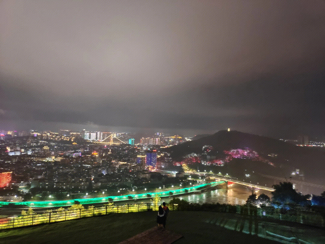 催科山夜景图片