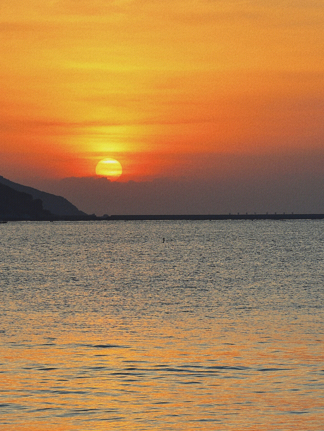 亚龙湾日落图片