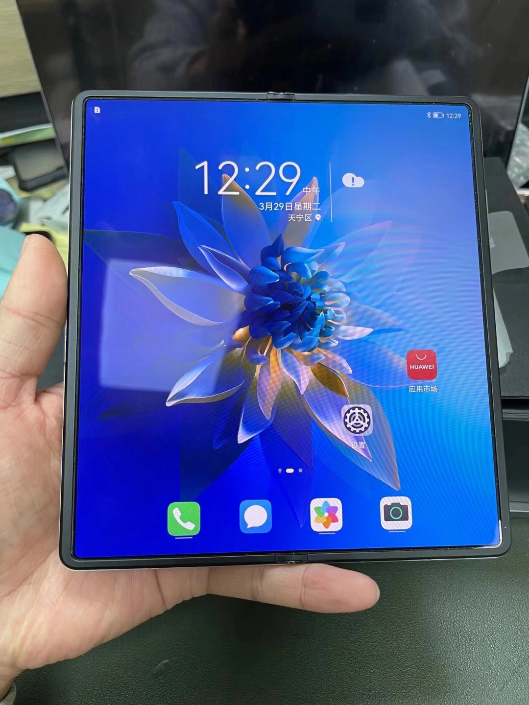 HUAWEI Mate X2图片