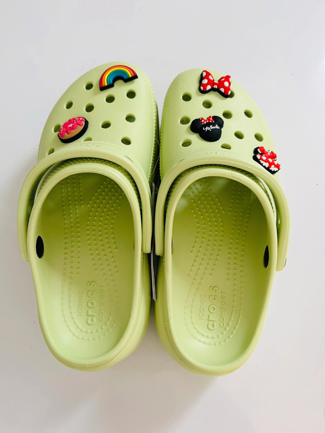 crocs洞洞鞋