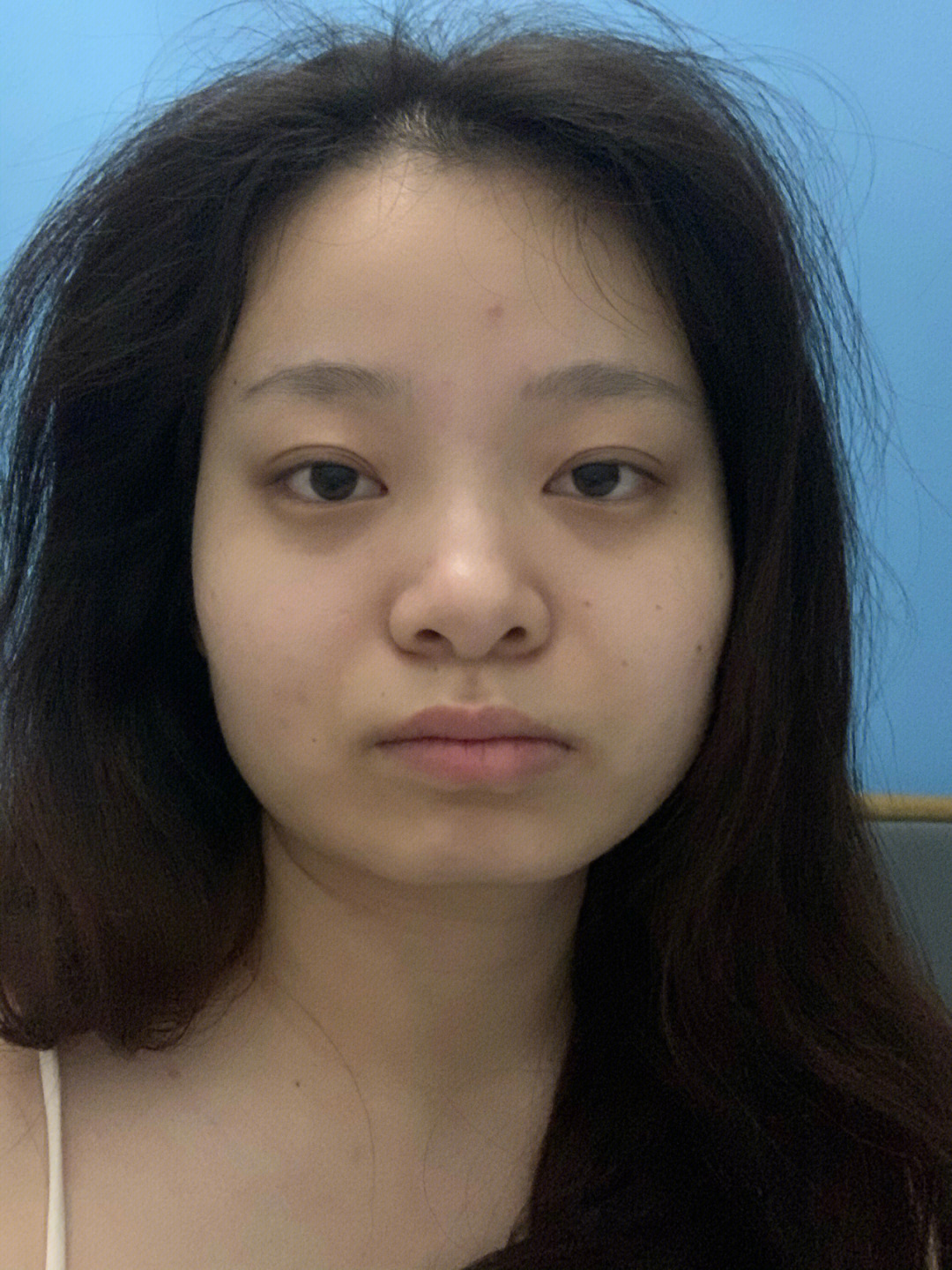 方脸塌鼻梁女生参加同学聚会这个妆可以吗