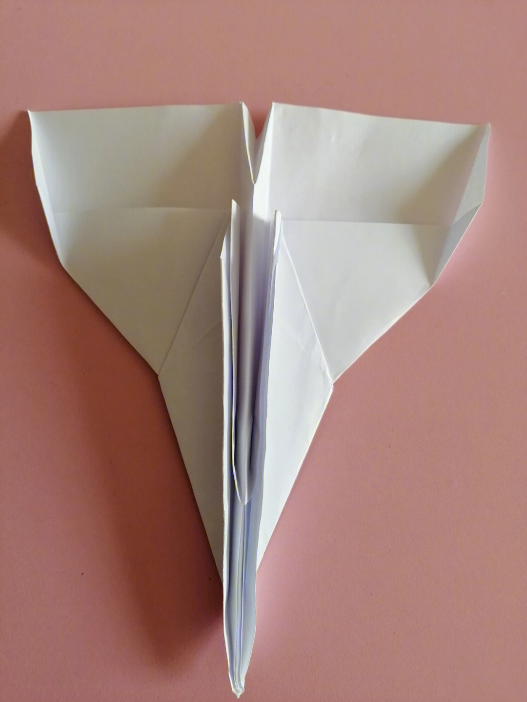 怎么折很酷的纸飞机图片