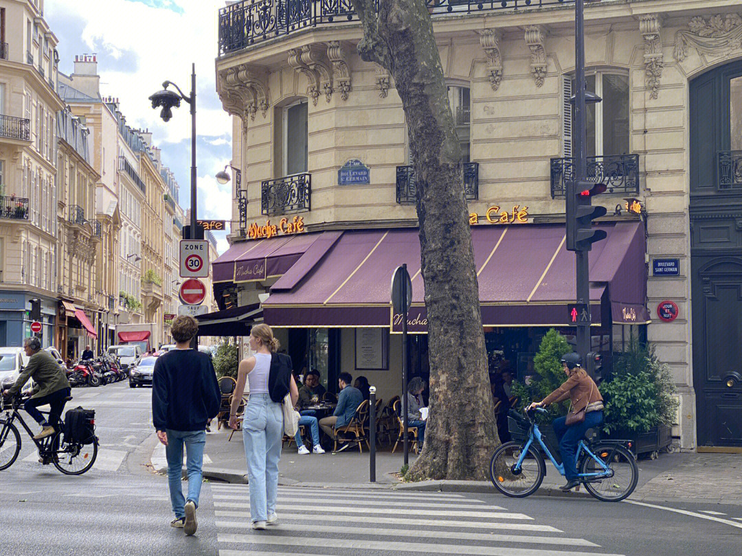 论巴黎街头咖啡馆的设计规律