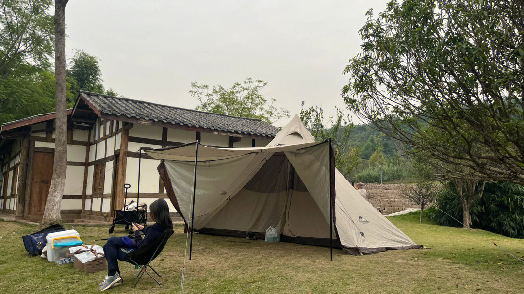 金海湾滨江公园      金海湾公园可以露营扎帐篷