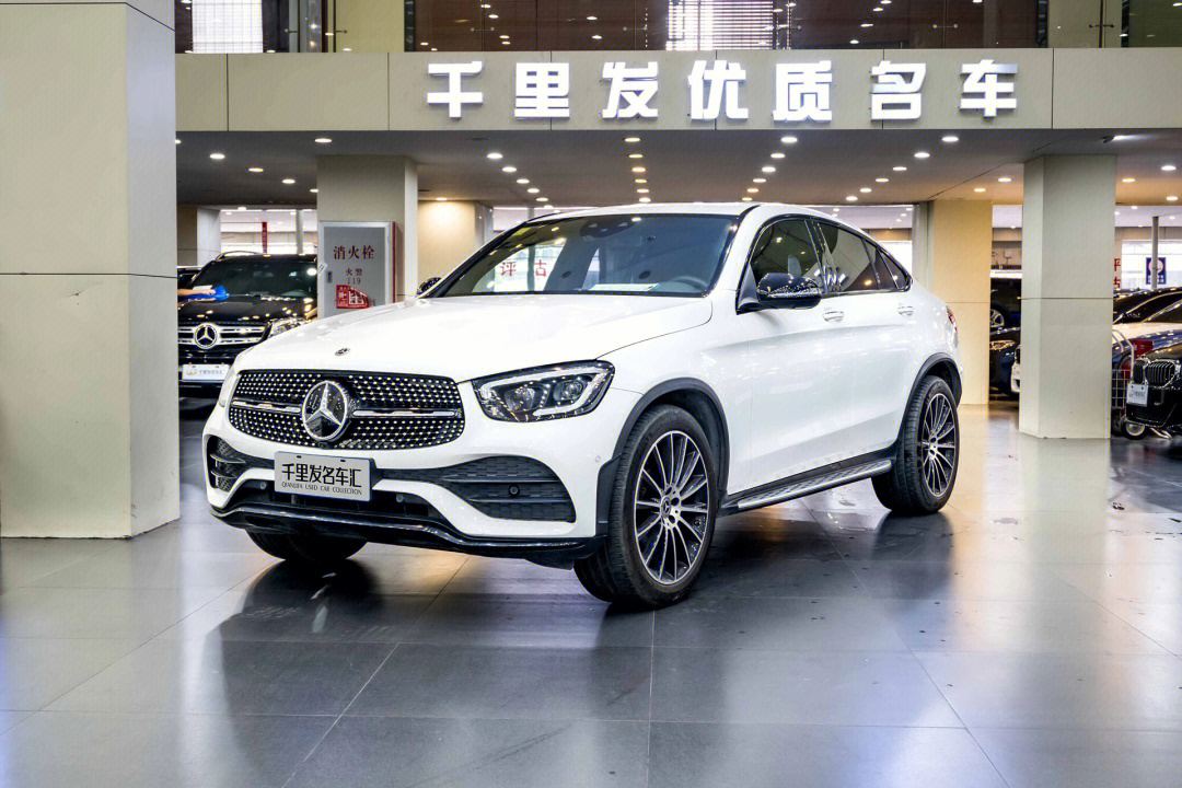 千里发奔驰glc300amgline轿跑suv