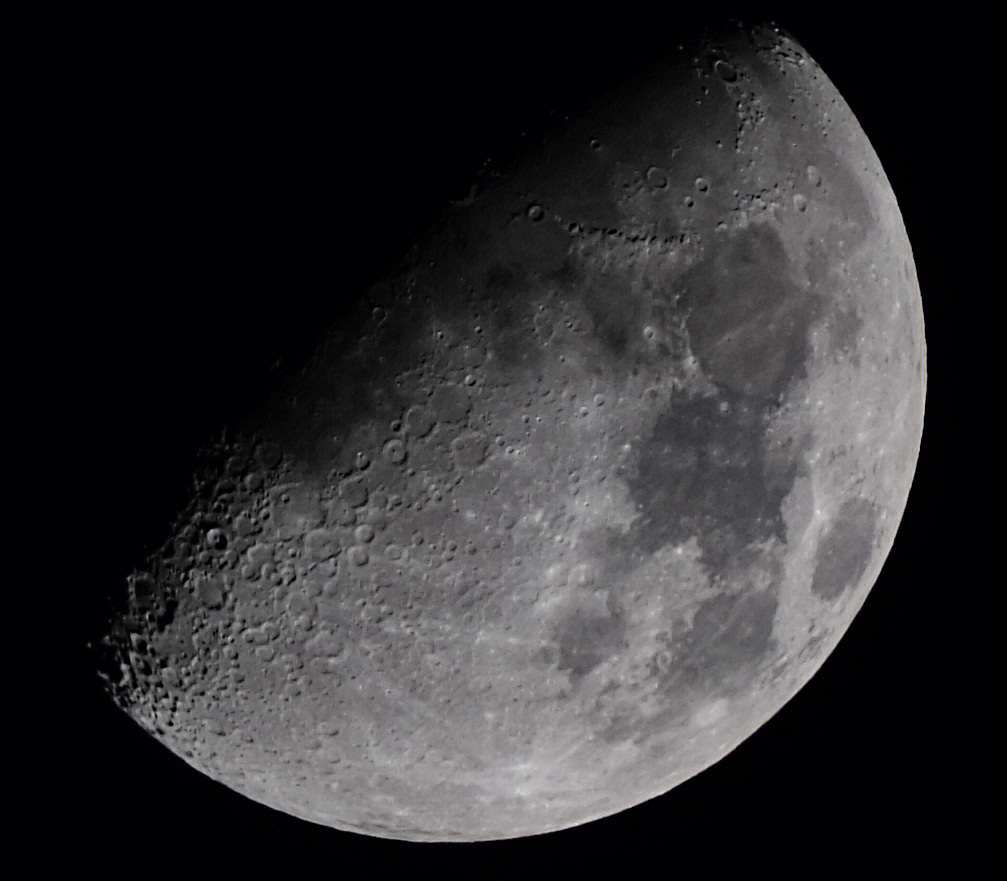 农历二十三的月亮图片图片