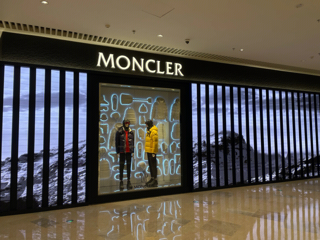 moncler武汉恒隆广场店开业