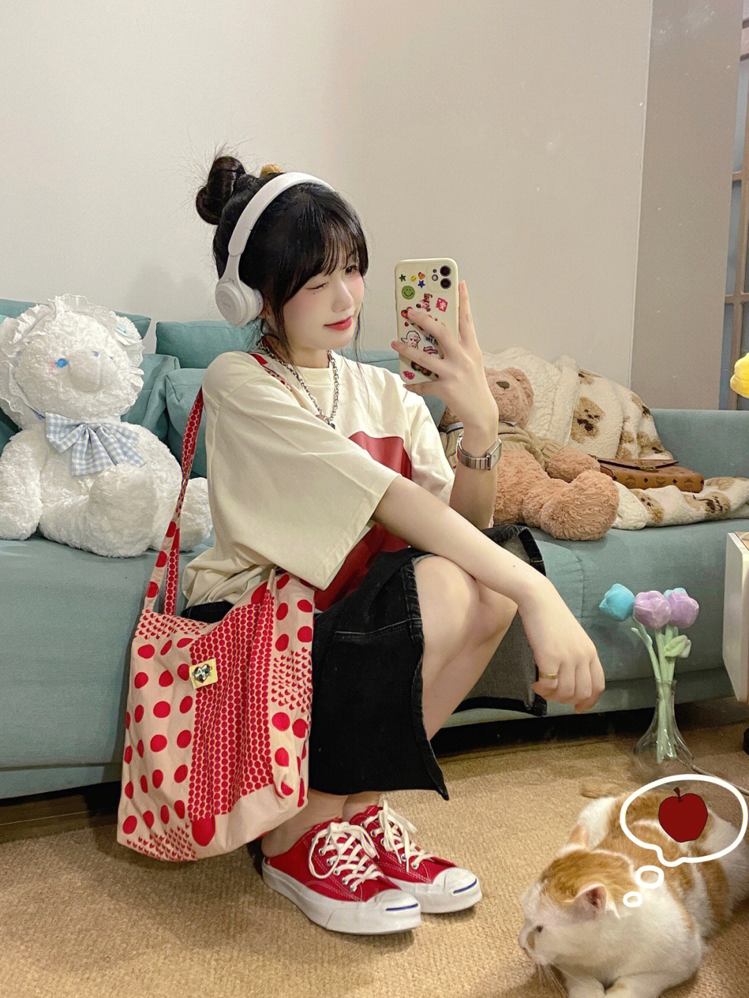 嘻嘻今天是韩系甜妹穿搭扎个丸子头 穿可爱韩系的红苹果短袖～搭配