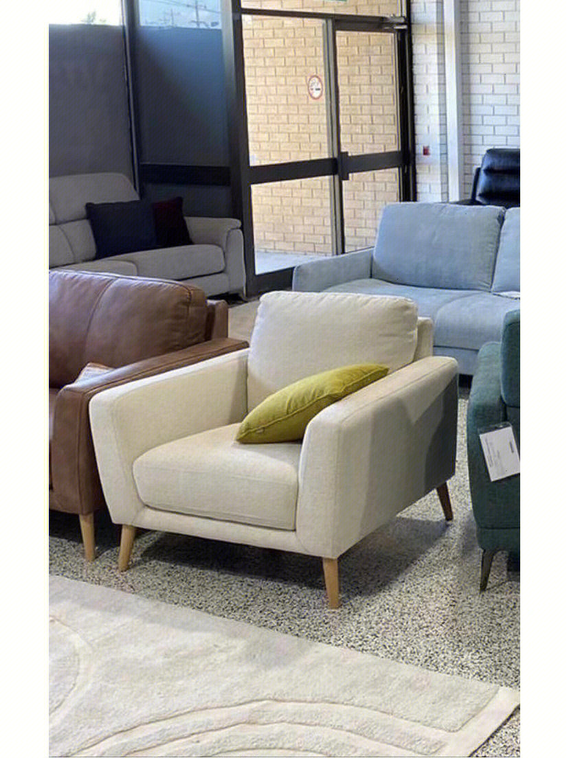 htl全球沙发大师出品的全新布艺单人沙发,颜色是beige米白色,非常好看