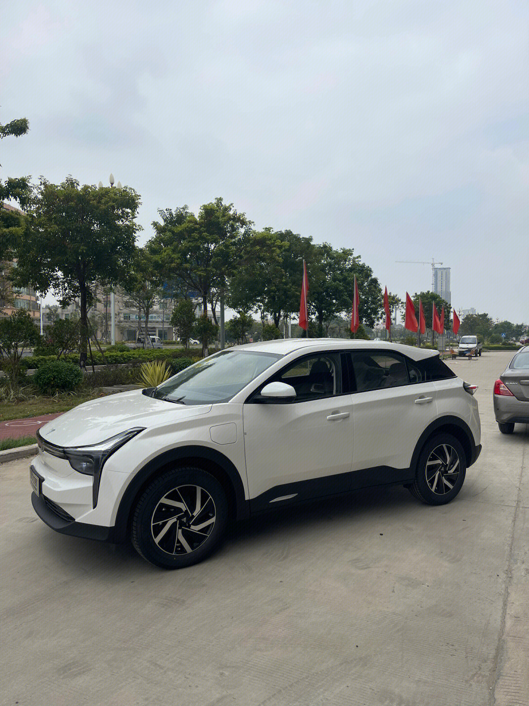 哪吒新能源suv