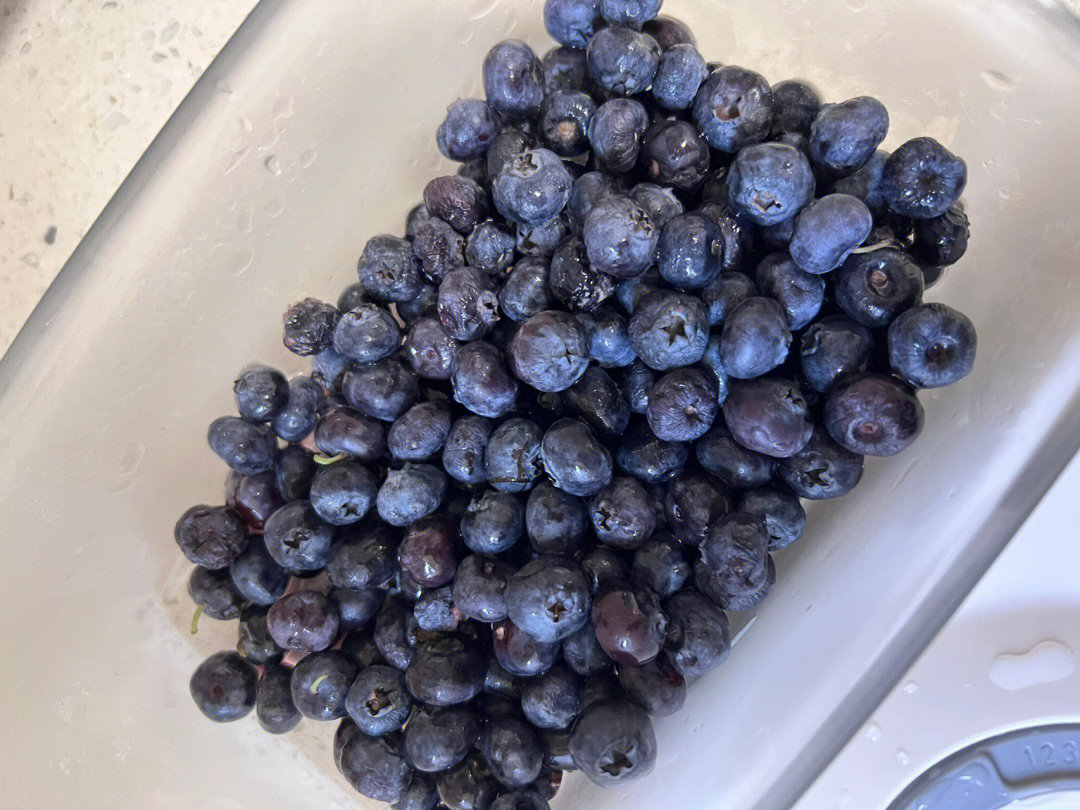蓝莓果肉的正常颜色图片