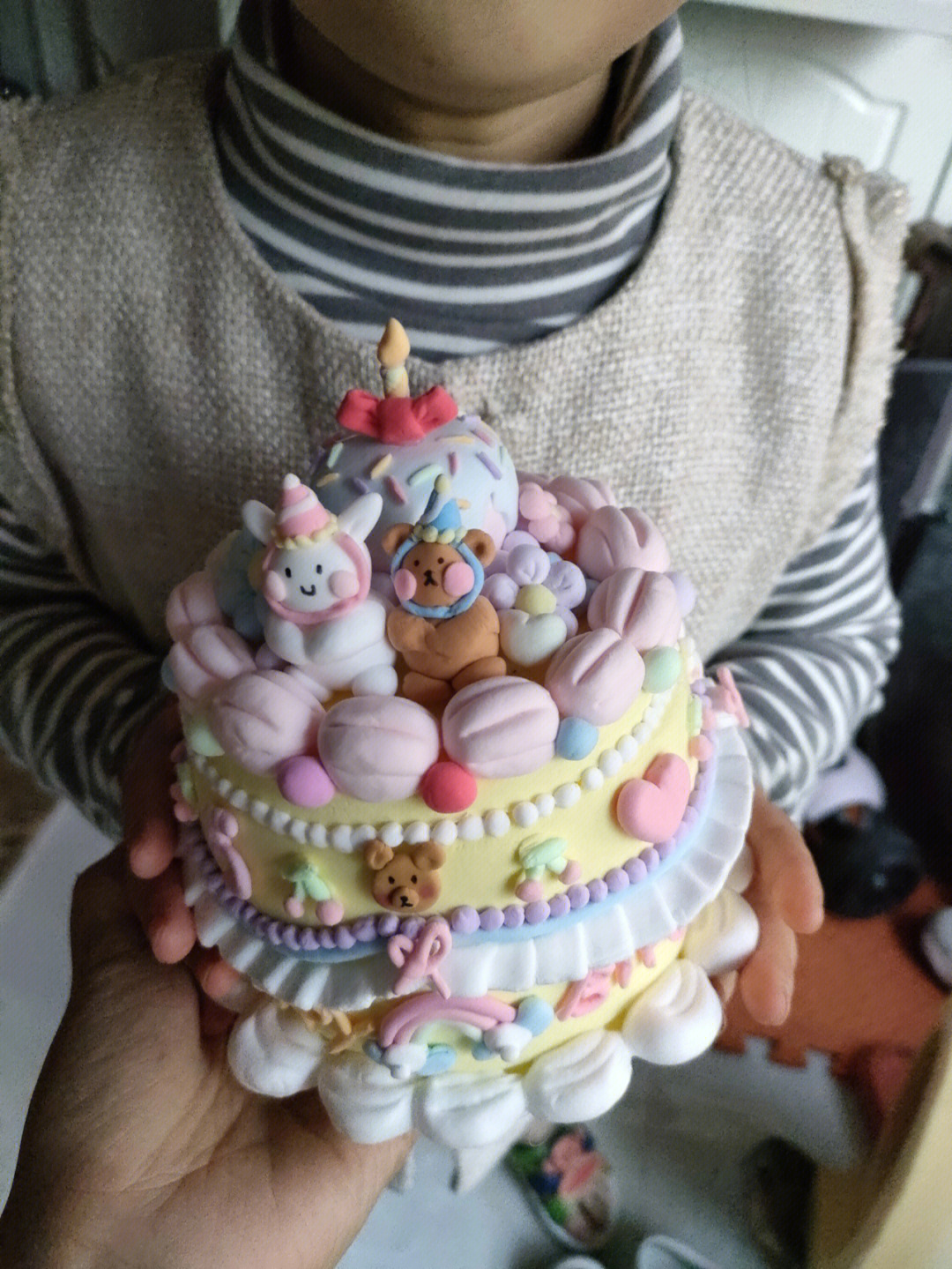给柚子生日做了一个不会融化的粘土蛋糕祝她明天生日快乐哦