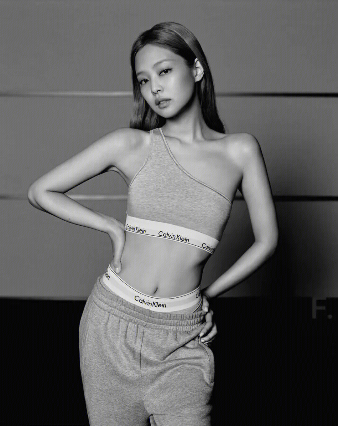 jennie代言内衣广告图片