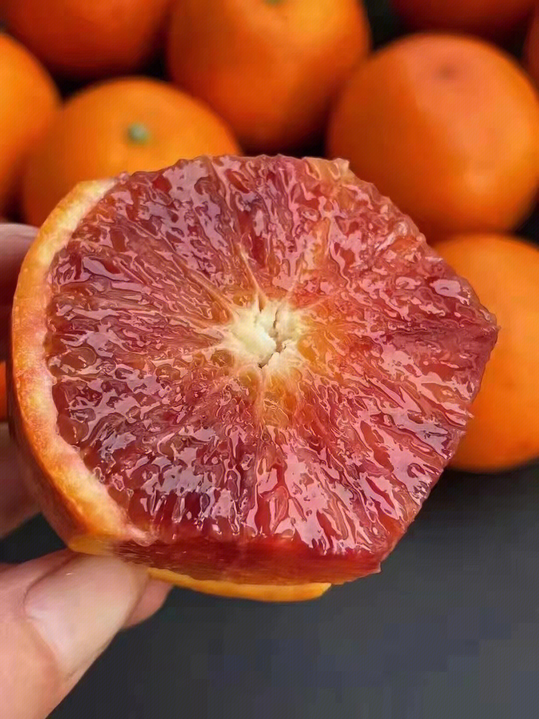 树上熟血橙第一次吃真的不错