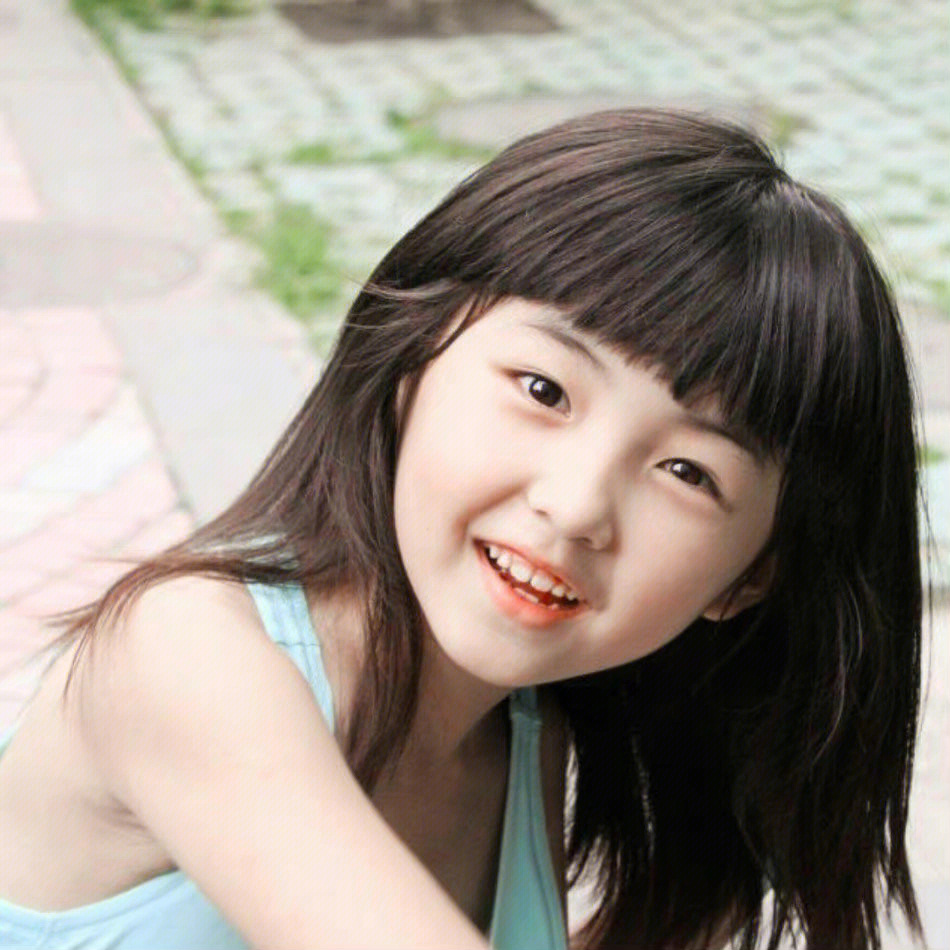 张子枫13岁时候的照片图片
