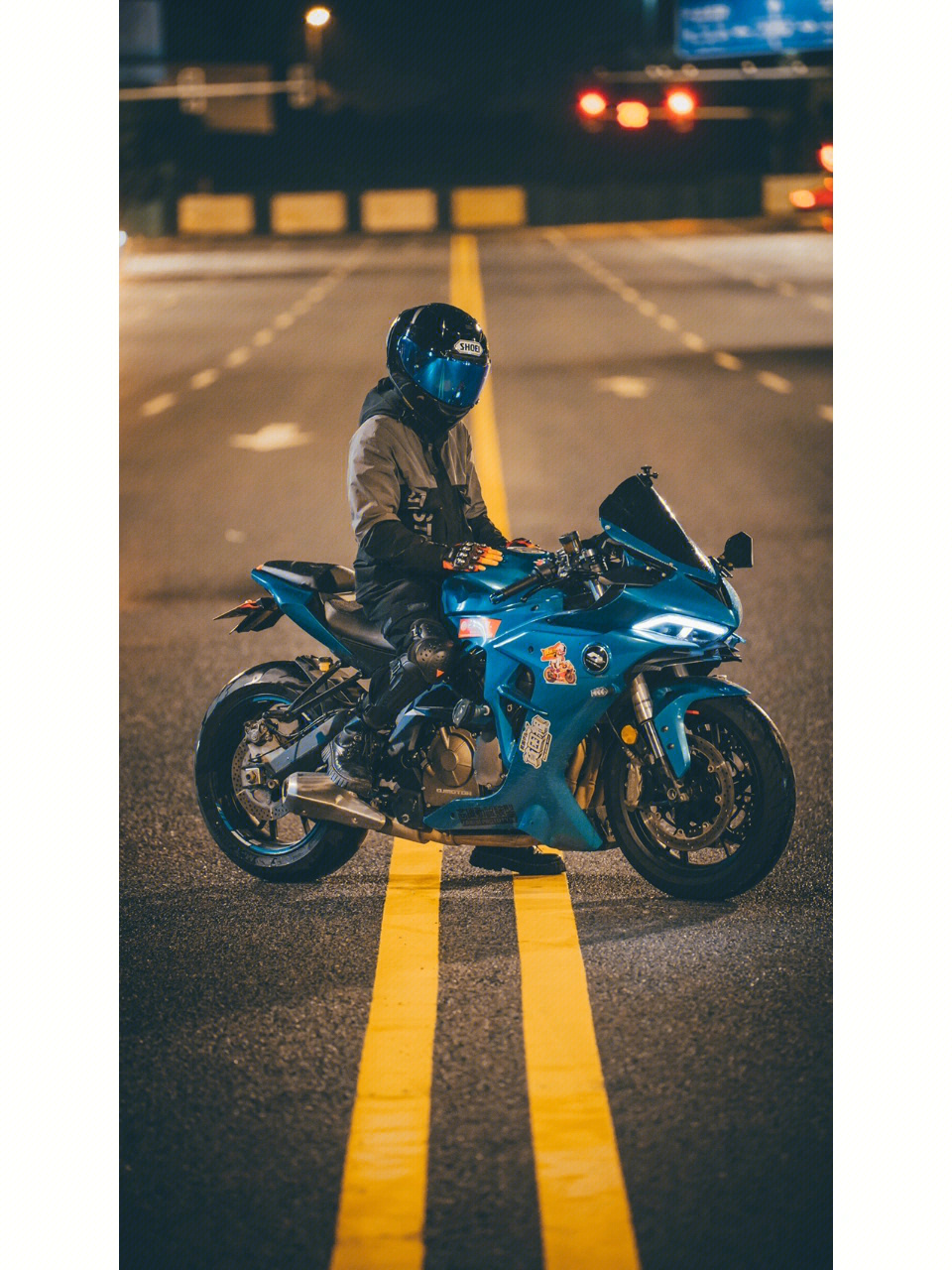 夜晚骑摩托车真实图片图片