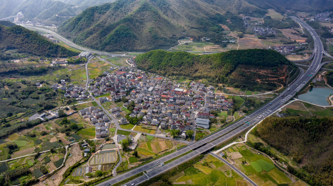 俯瞰千家村小河湾农场