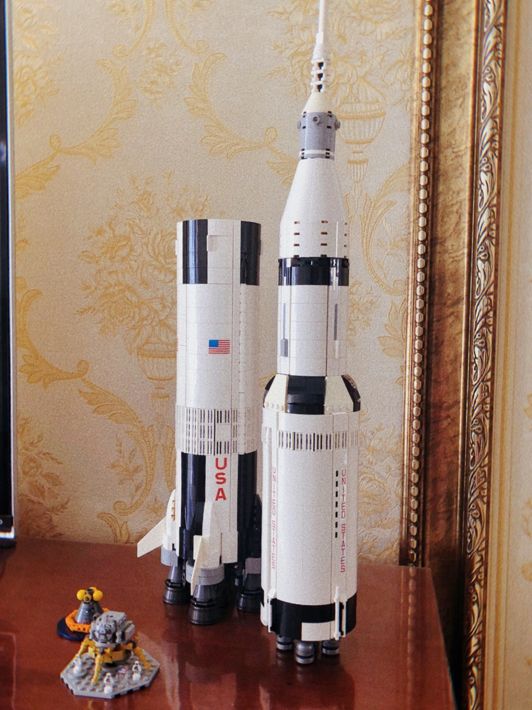 乐高玩具阿波罗火箭土星五号