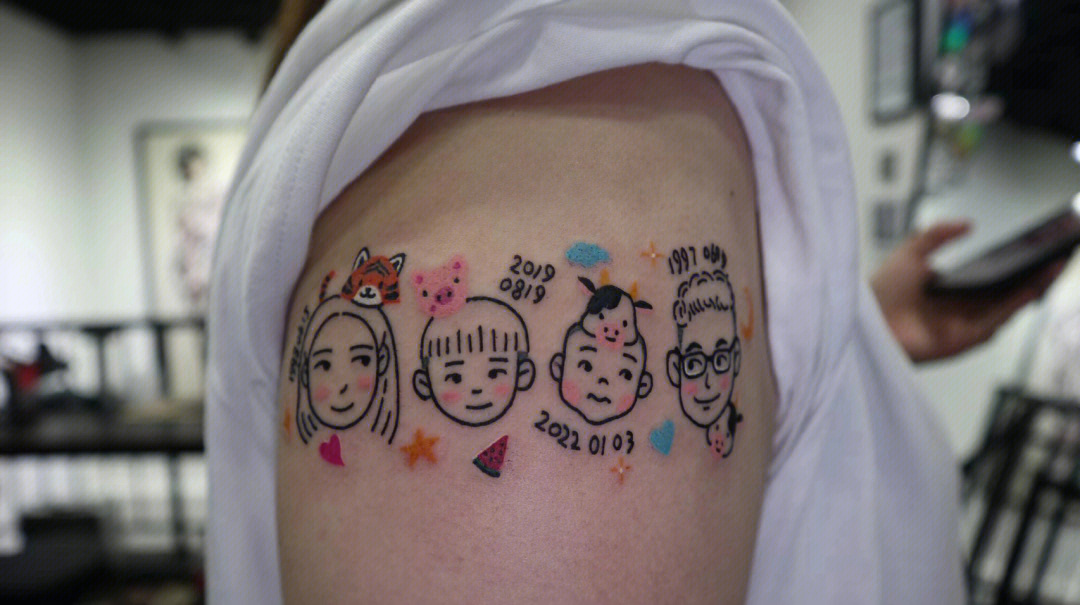 一家四口生日纹身设计图片
