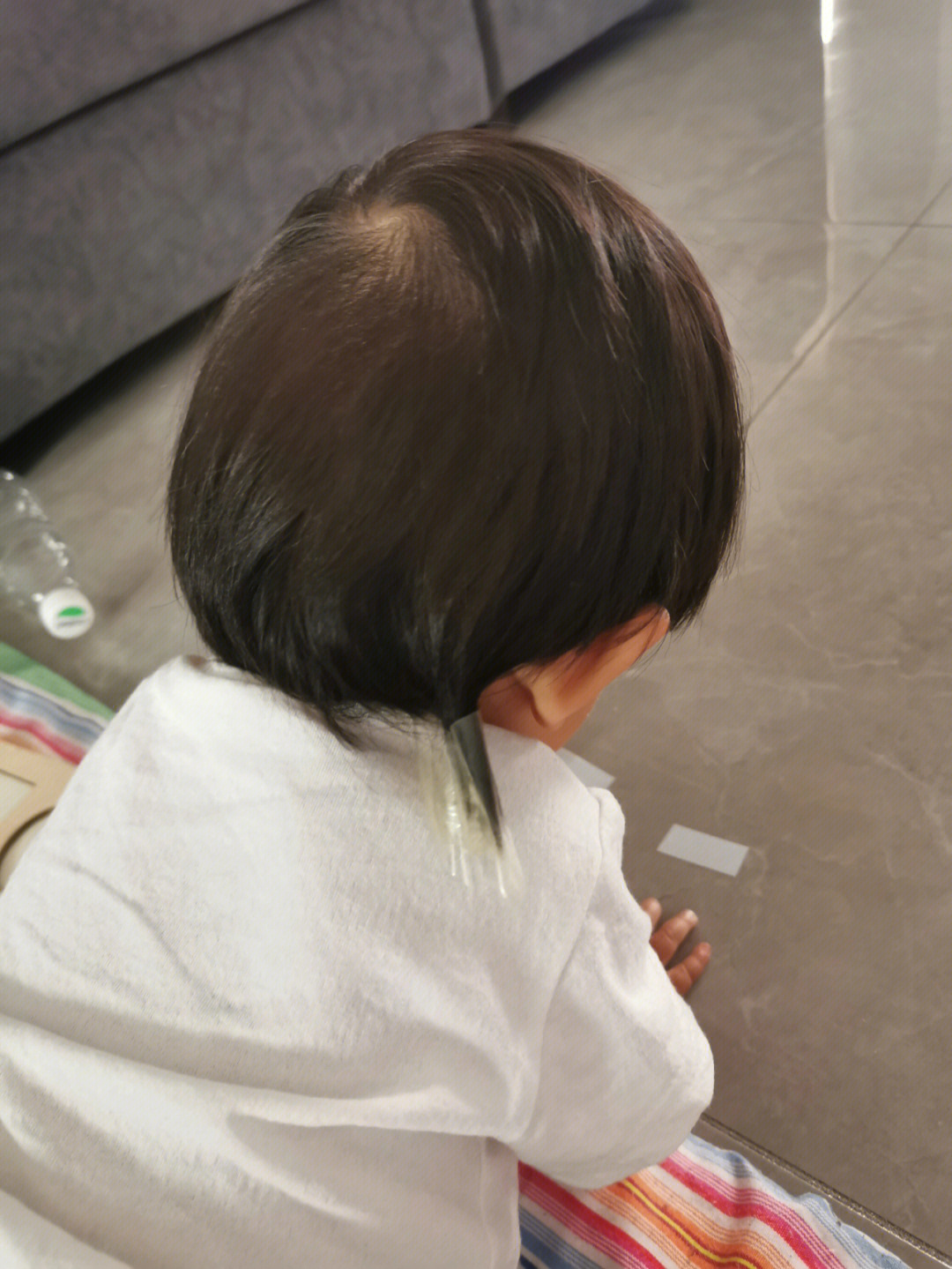 2岁女宝宝剪头发教程图片
