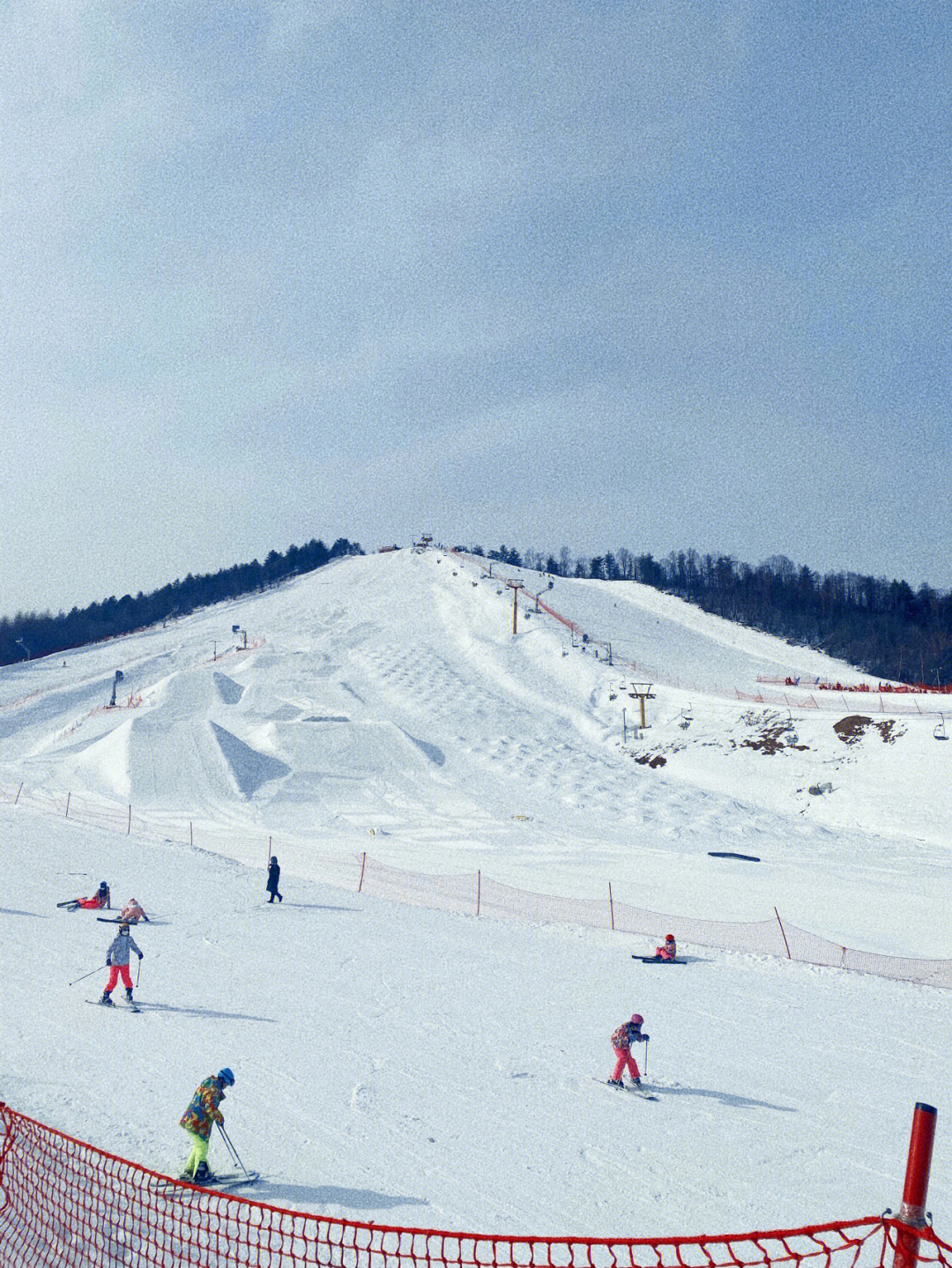 就选择了湖北最大的滑雪场神农架国际滑雪场,总体感觉还是挺不错的