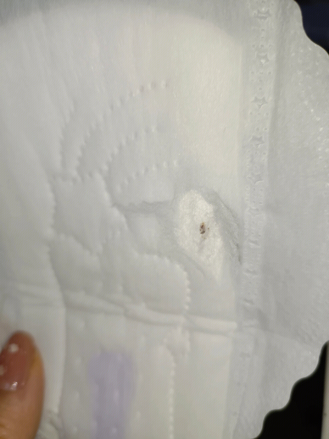 高洁丝卫生巾有不明物