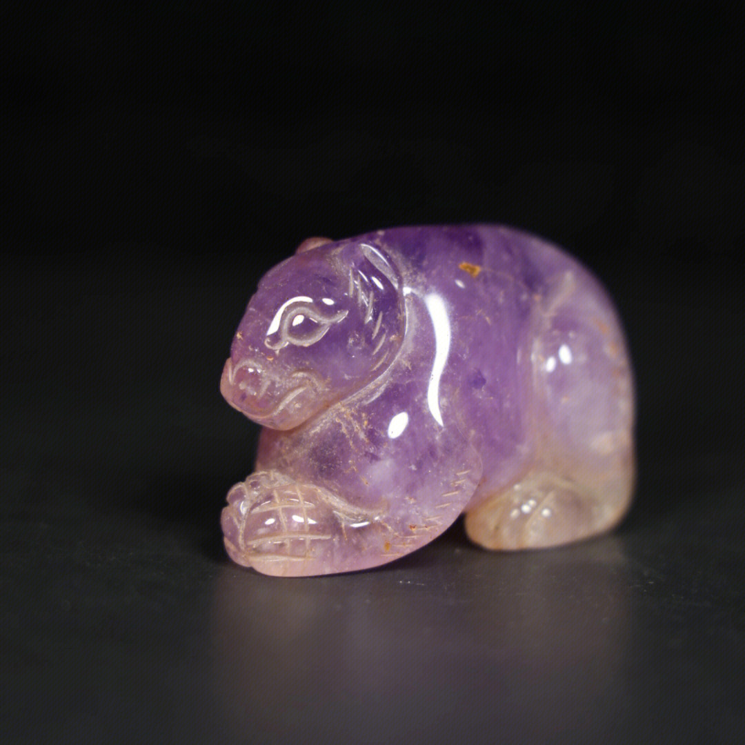 旧藏 老紫水晶熊手把件,包浆老道,尺寸 6×4×38厘米,重 1204克