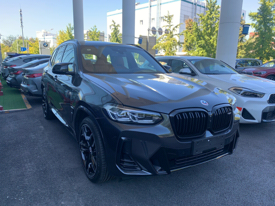 bmw宝马x3m40i现车神秘灰干邑