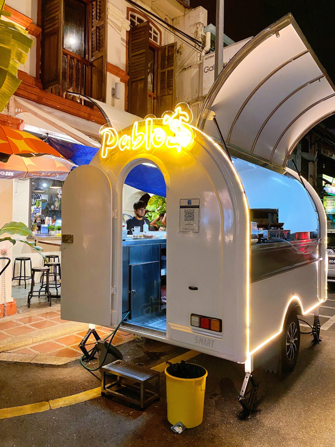 99pablo在槟城gala house外面的小餐车主打是意大利面和taco食物