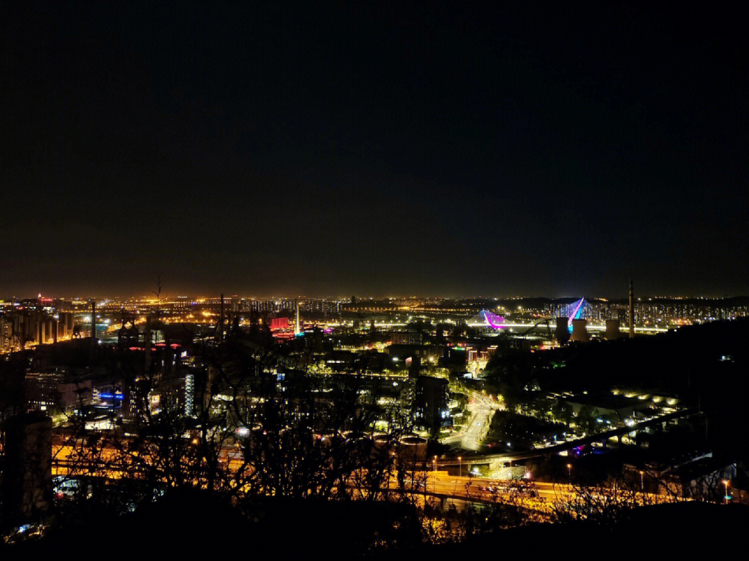 北京红光山夜景图片