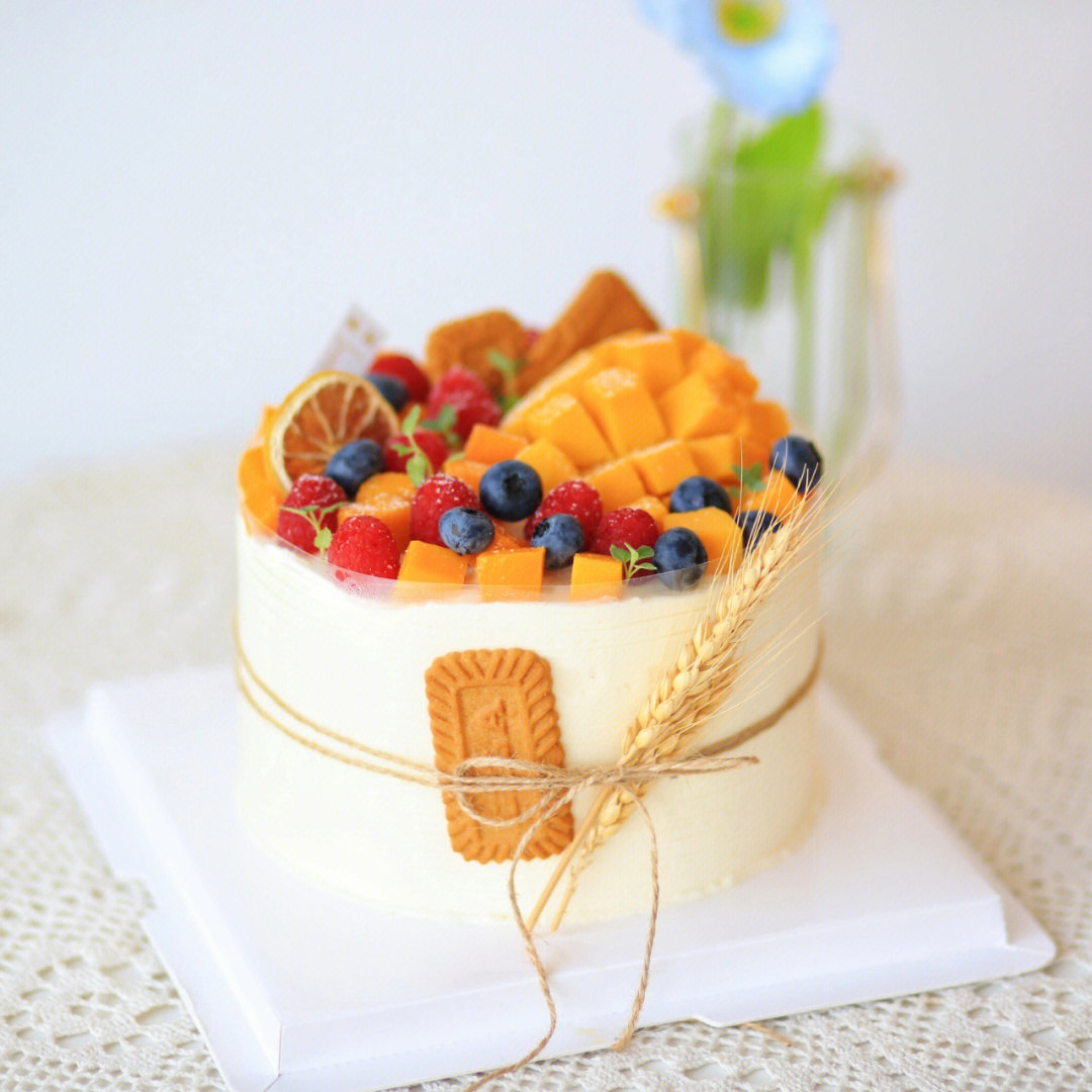 9月的第一个水果蛋糕寓意金秋九月